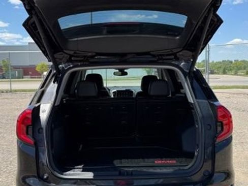 Used 2023 GMC Terrain SLT w/ Elevation Edition AWD/4WD image 8