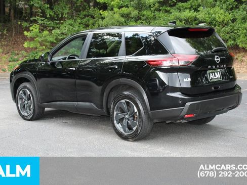 Used 2024 Nissan Rogue SV FWD image 9