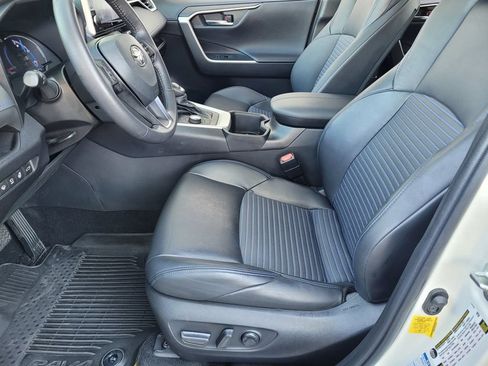 Used 2022 Toyota RAV4 XSE AWD/4WD image 24