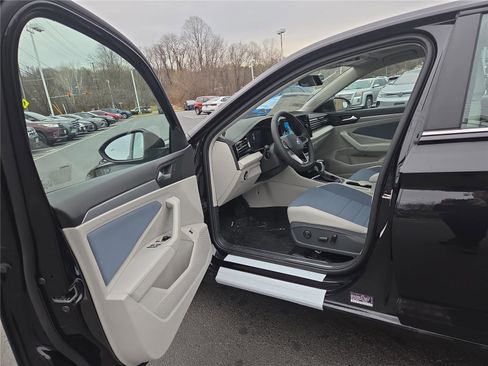 New 2026 Volkswagen Jetta SE image 11