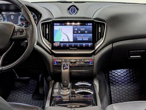 Used 2022 Maserati Ghibli Modena image 25