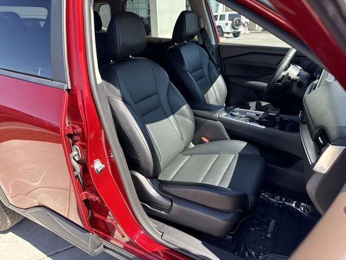 Used 2023 Nissan Rogue SV w/ SV Premium Package AWD/4WD image 14
