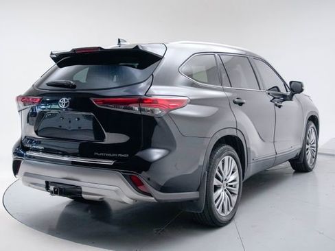 Used 2023 Toyota Highlander Platinum AWD/4WD image 11