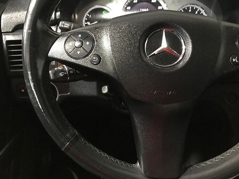 Used 2012 Mercedes-Benz GLK 350 2WD image 24