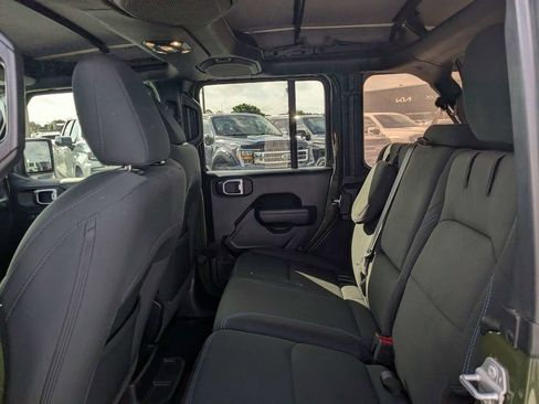 Used 2023 Jeep Wrangler Unlimited Rubicon 4xe AWD/4WD image 10