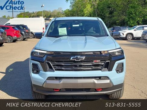 Used 2025 Chevrolet Colorado Z71 w/ Technology Package AWD/4WD image 8