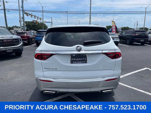 Used 2023 Buick Enclave Essence FWD image 4