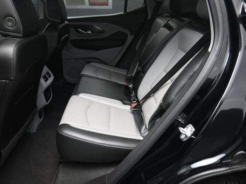 Used 2024 GMC Terrain SLT FWD image 12