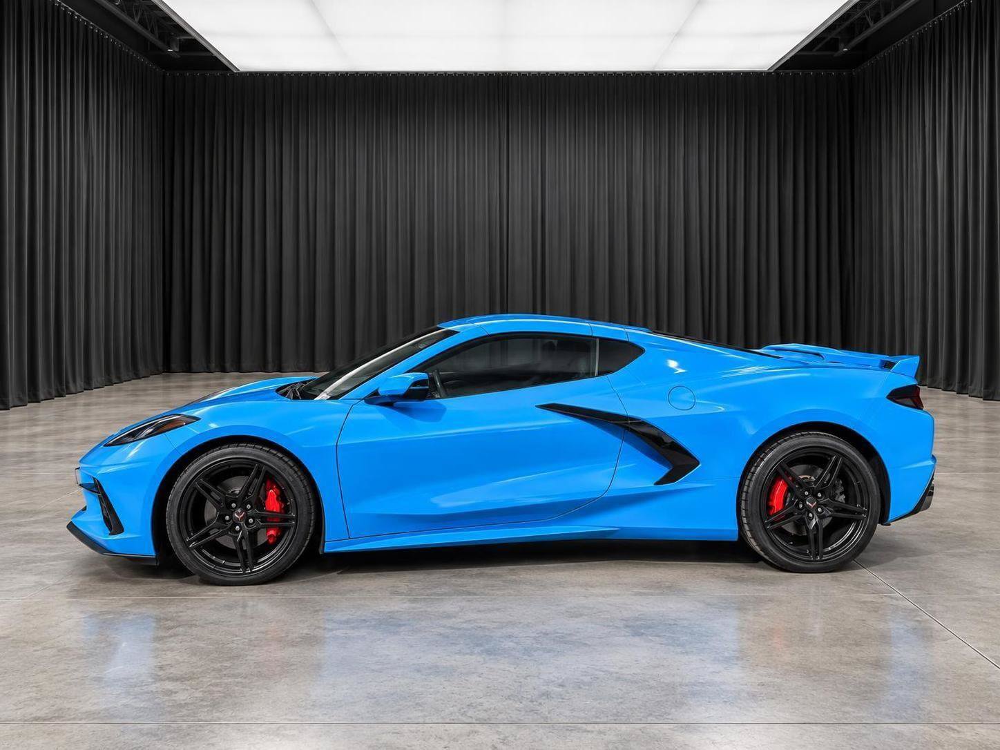 Used 2020 Chevrolet Corvette Stingray Preferred Cpe w/ 2LT Preferred Equipment Group RWD image 4