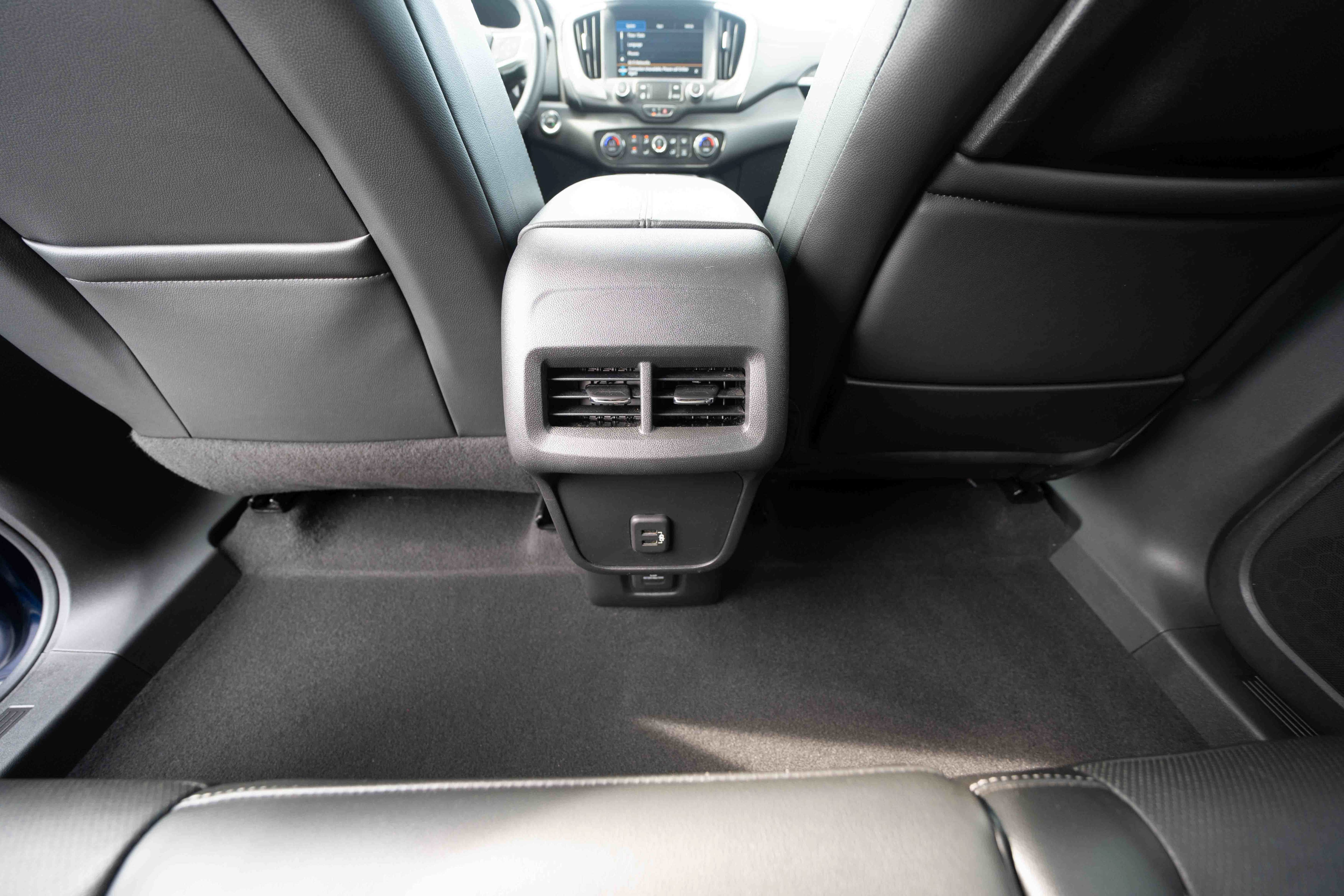 Used 2023 GMC Terrain SLT AWD/4WD image 22