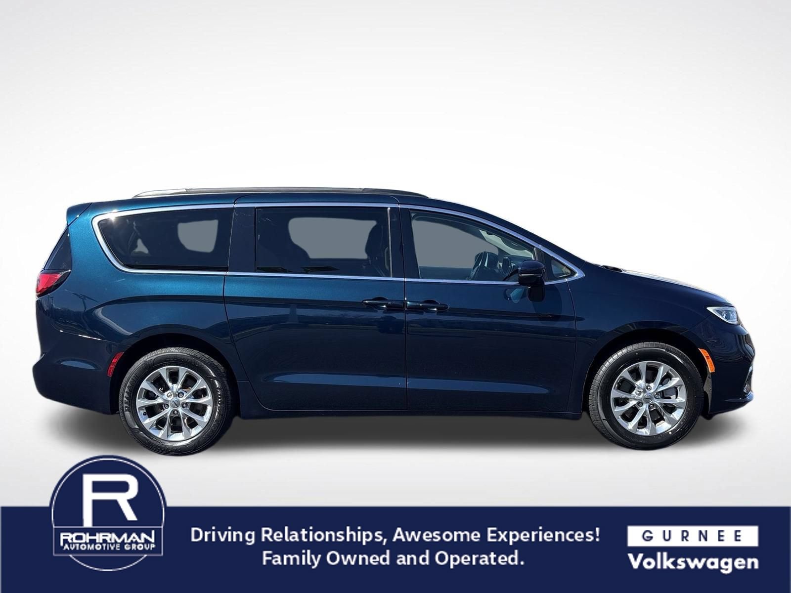 Used 2022 Chrysler Pacifica Touring-L AWD/4WD image 10