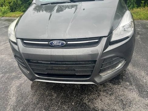 Used 2016 Ford Escape SE w/ Equipment Group 201A AWD/4WD image 3