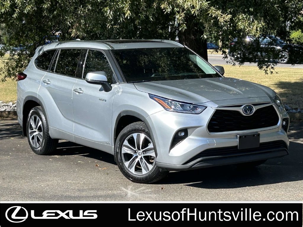 Used 2020 Toyota Highlander XLE AWD/4WD image 1