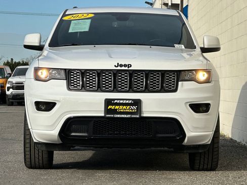 Used 2022 Jeep Grand Cherokee Laredo X image 9