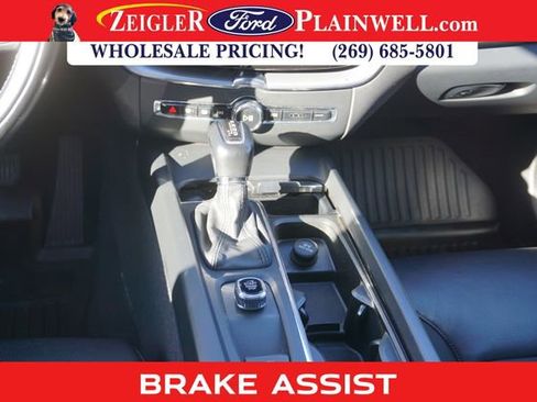 Used 2018 Volvo XC60 T6 Momentum w/ Advanced Package image 16