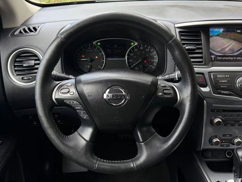 Used 2017 Nissan Pathfinder SL FWD image 24
