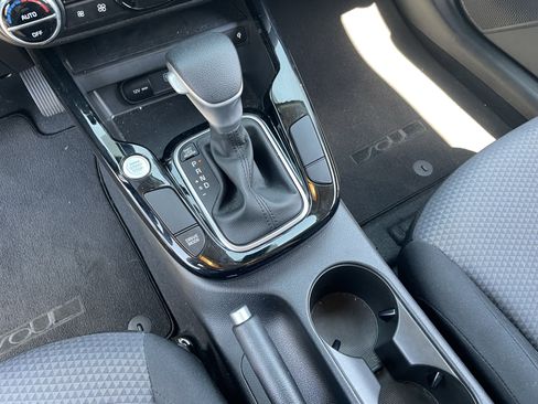 Certified 2025 Kia Soul S FWD image 23