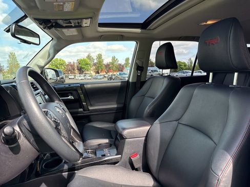 Used 2019 Toyota 4Runner TRD Off-Road Premium AWD/4WD image 9