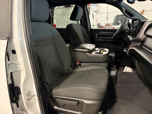 Certified 2025 RAM 2500 Big Horn AWD/4WD image 10