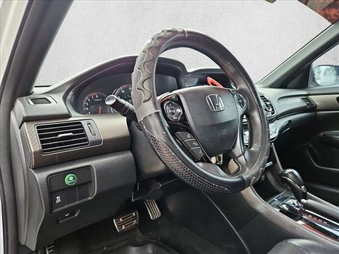 Used 2016 Honda Accord Sport image 9