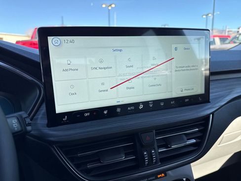 New 2026 Ford Escape SE w/ PHEV Premium Package FWD image 8