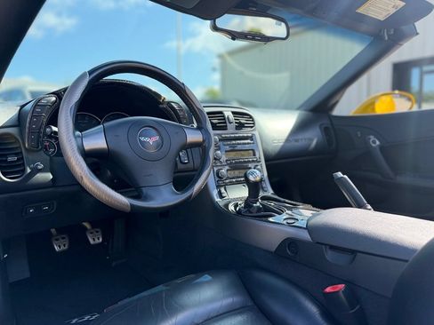 Used 2006 Chevrolet Corvette Convertible w/ Preferred Equipment Group RWD image 22