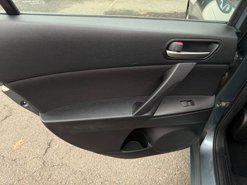 Used 2013 MAZDA MAZDA3 i Touring image 21