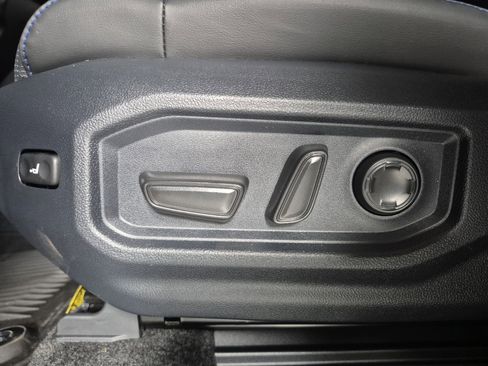 New 2026 Toyota Tundra Platinum AWD/4WD image 17