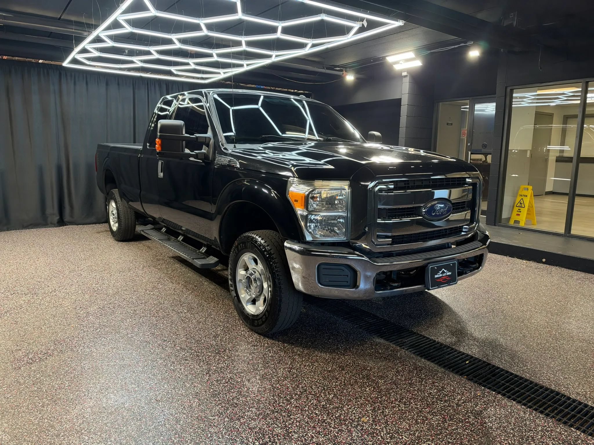 Used 2014 Ford F250 XLT AWD/4WD image 9