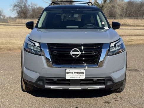 Used 2025 Nissan Pathfinder Platinum w/ Cargo Package image 2