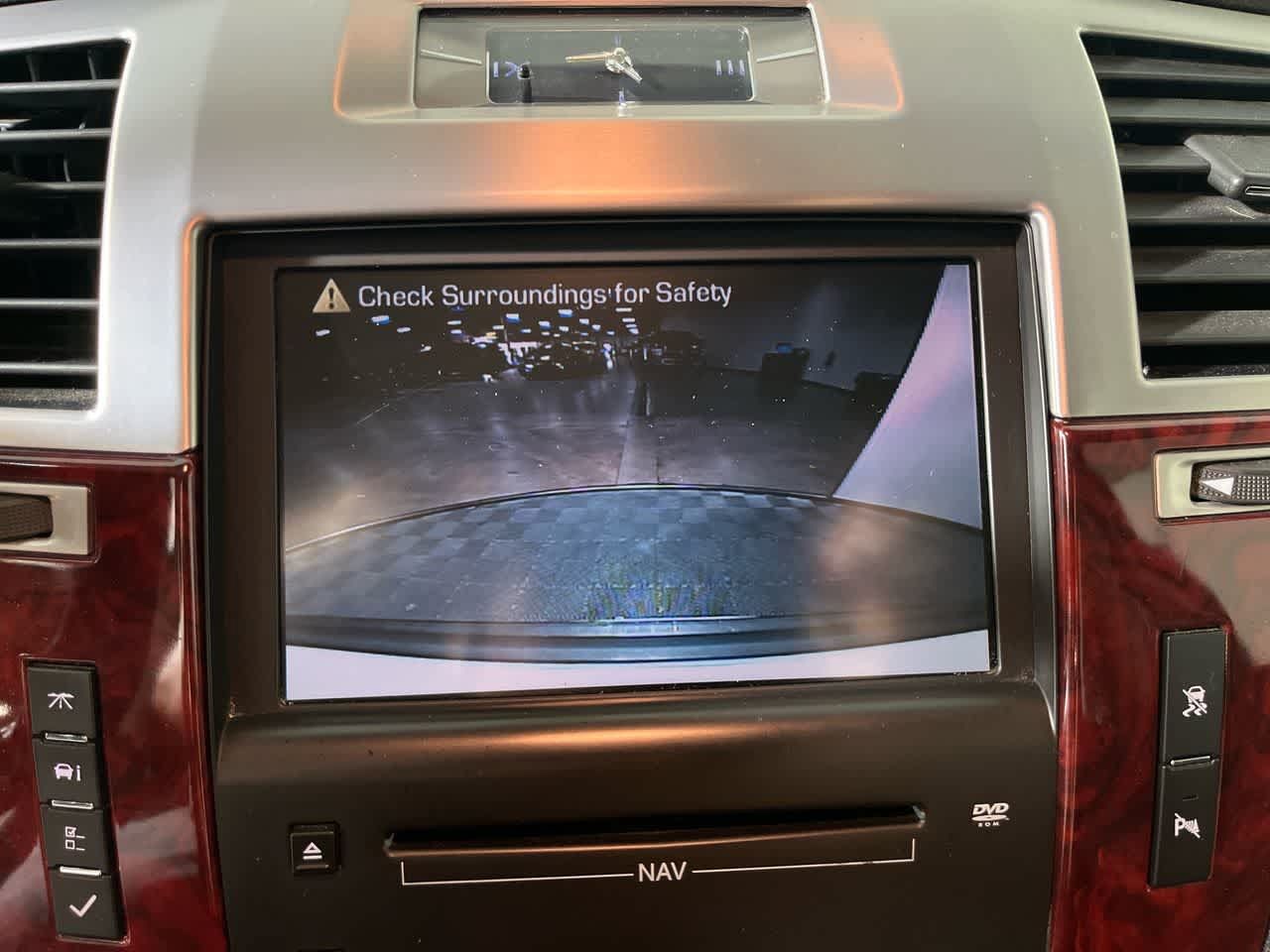 Used 2010 Cadillac Escalade AWD image 19
