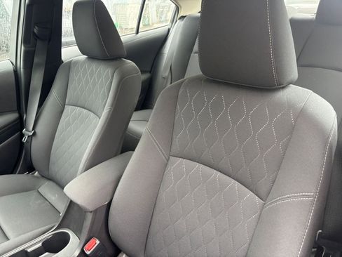 Used 2025 Toyota Corolla LE image 34