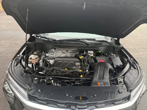 Used 2025 Chevrolet Trax LT image 30