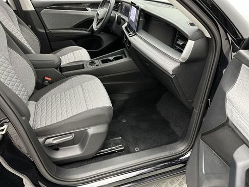 Certified 2025 Volkswagen Tiguan S AWD/4WD image 23