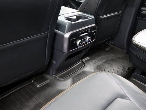 Used 2023 Ford Expedition Platinum image 14