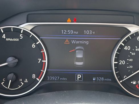 Used 2025 Nissan Altima 2.5 SV FWD image 14