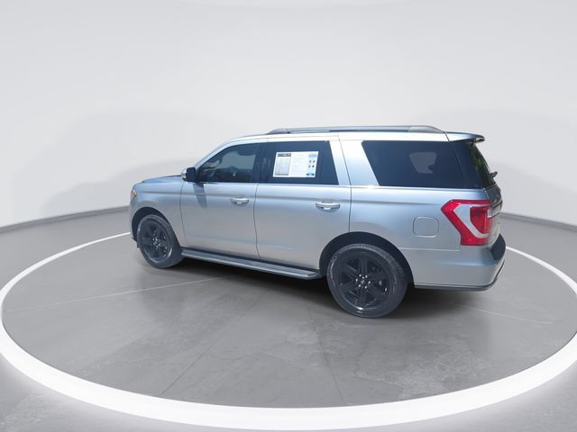 Used 2020 Ford Expedition XLT w/ Equipment Group 202A AWD/4WD image 6
