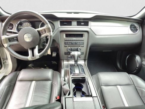 Used 2010 Ford Mustang GT Premium image 13