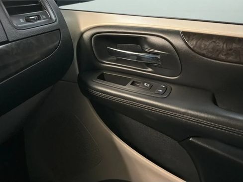 Used 2016 Dodge Grand Caravan SE w/ Quick Order Package 29E SE FWD image 15