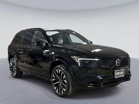Used 2026 Volvo XC90 T8 Ultra w/ Protection Package AWD/4WD image 9