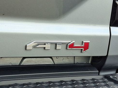 Used 2024 GMC Canyon AT4 AWD/4WD image 31