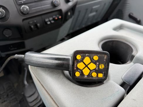 Used 2013 Ford F250 XL w/ XL Value Pkg image 19