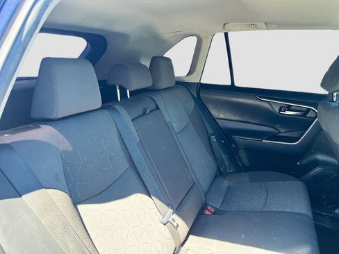 Used 2021 Toyota RAV4 XLE w/ Convenience Package FWD image 26