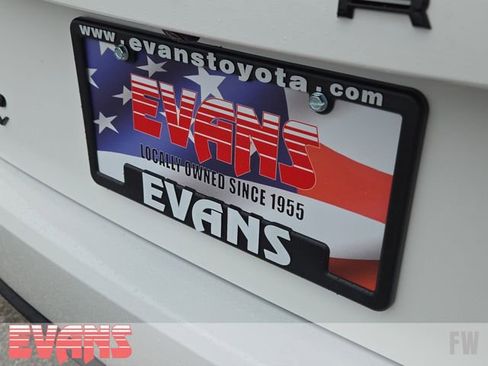 New 2026 Toyota Camry Hybrid w/ Multimedia Upgrade Package image 32