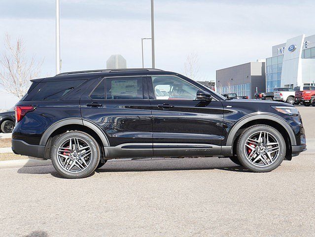New 2026 Ford Explorer ST-Line w/ ST-Line Street Pack AWD/4WD image 6