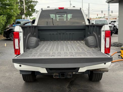 Used 2022 Ford F250 Lariat w/ Black Appearance Package AWD/4WD image 35
