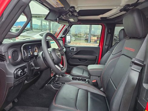 Used 2024 Jeep Wrangler Rubicon w/ Technology Group image 16