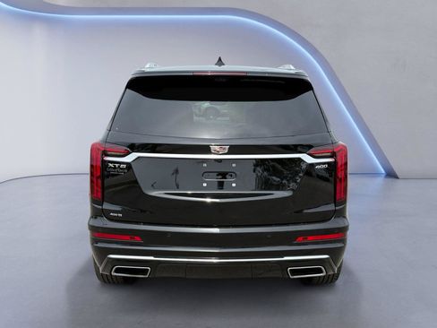 Used 2024 Cadillac XT6 Premium Luxury w/ Technology Package AWD/4WD image 5