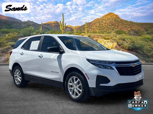 Used 2023 Chevrolet Equinox LS w/ LS Convenience Package FWD image 1