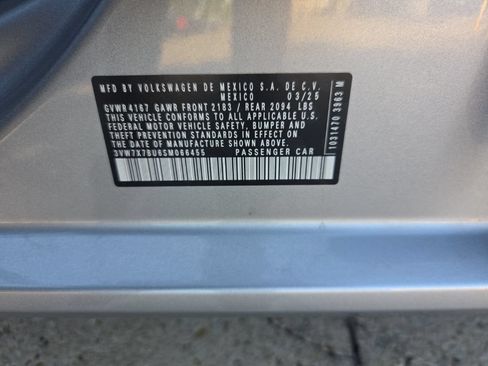 Used 2025 Volkswagen Jetta SE FWD image 3